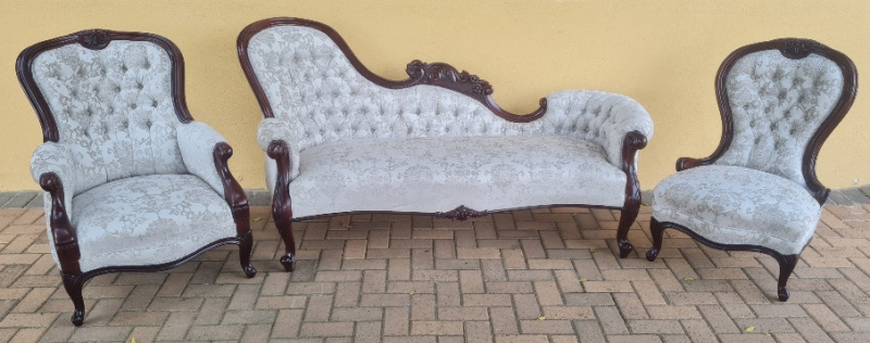 3PC-CARVED-VICTORIAN-MAHOGANY-LOUNGE-SUITE-R39500.00