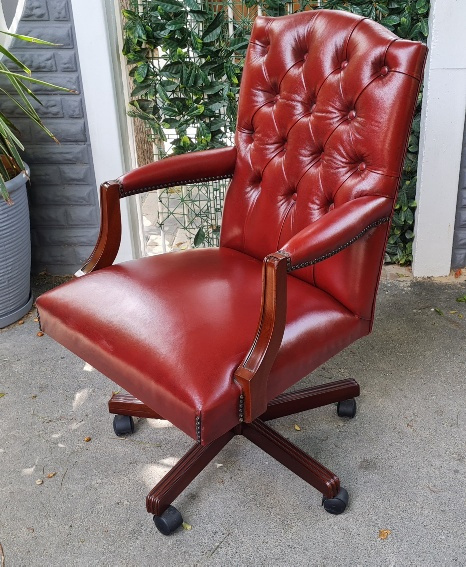 3PC OFFICE LEATHER CHAIR SET    PRICE: R6900.00 SET