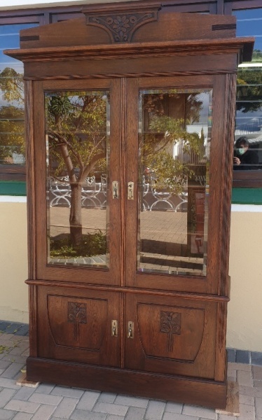 CARVED-OAK-LIBRARY-CABINET-WITH-BEVELLED-GLASS-DOORS